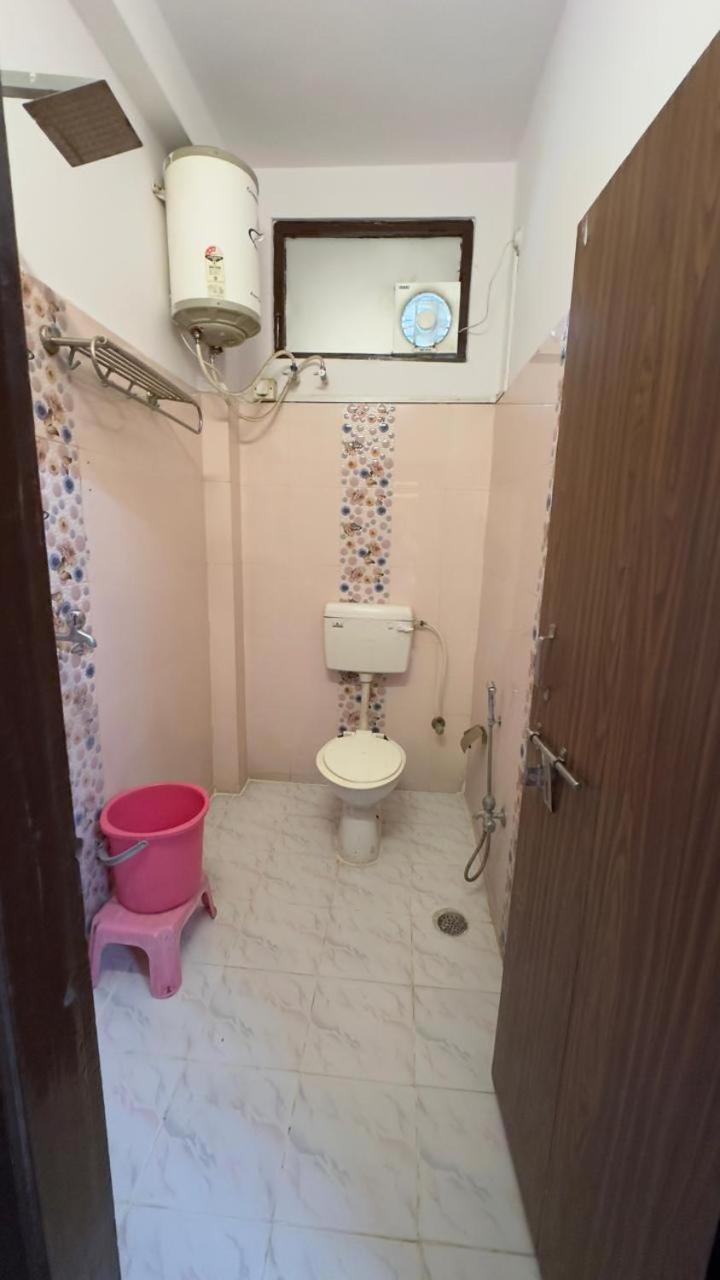 Hotel Aparajita Varanasi Exterior foto